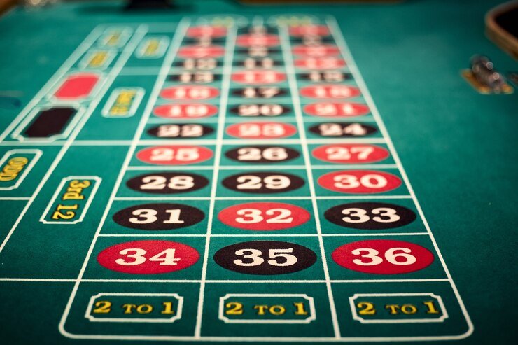bajutoto app installation on Android and iOS devices showing slot tournament interface